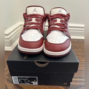 Nike Air Jordan 1 Low Kids size 7